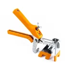 Alicate nivelador de piso com cabo laranja, ideal para alinhamento e nivelamento de cerâmicas e pisos. Ferramenta essencial para profissionais e DIY.