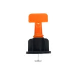 Nivelador de piso reutilizável com base preta e alça laranja, ideal para garantir nivelamento perfeito em revestimentos.